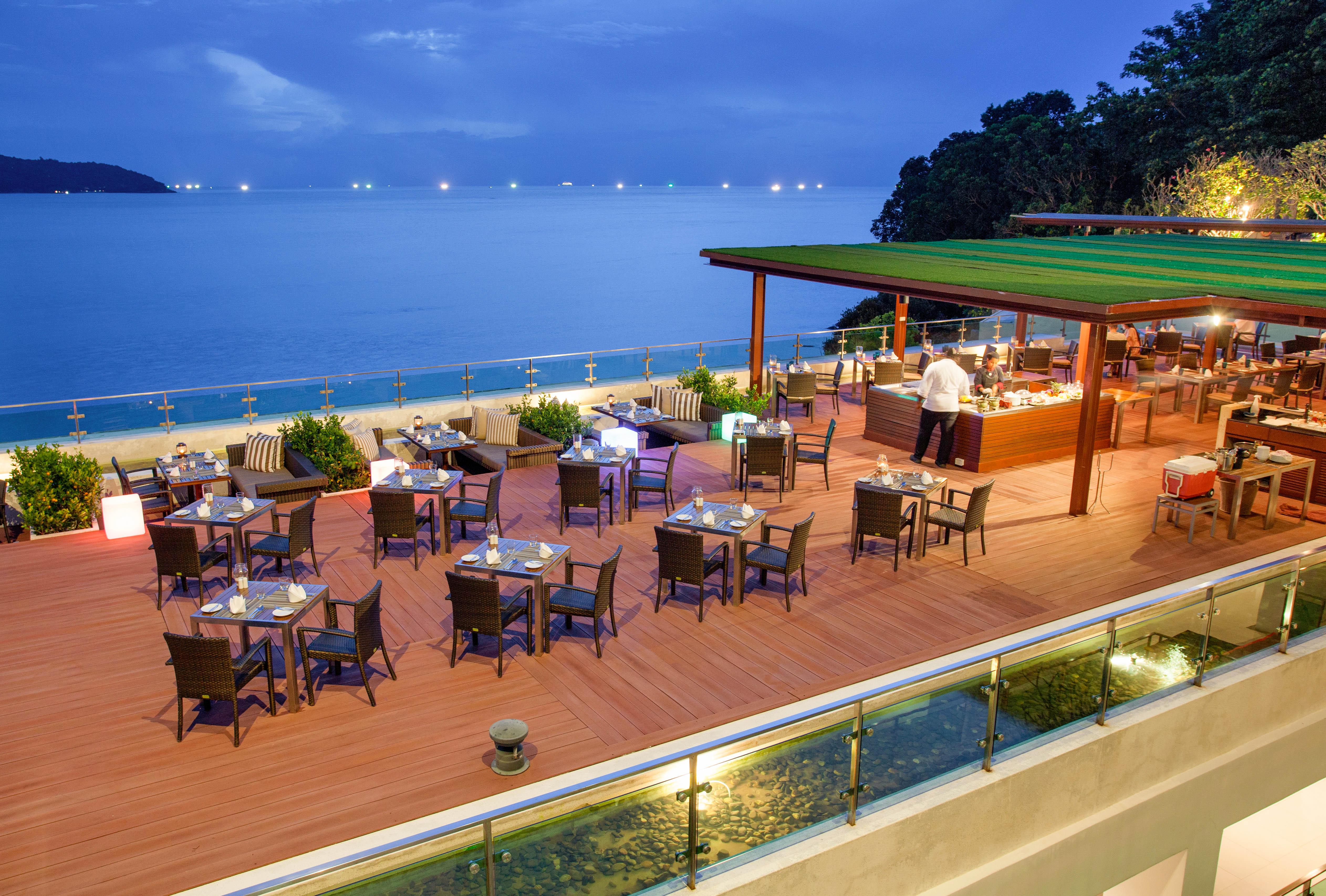 Zenmaya Oceanfront Phuket, Trademark Collection By Wyndham Patong Kültér fotó The Deck